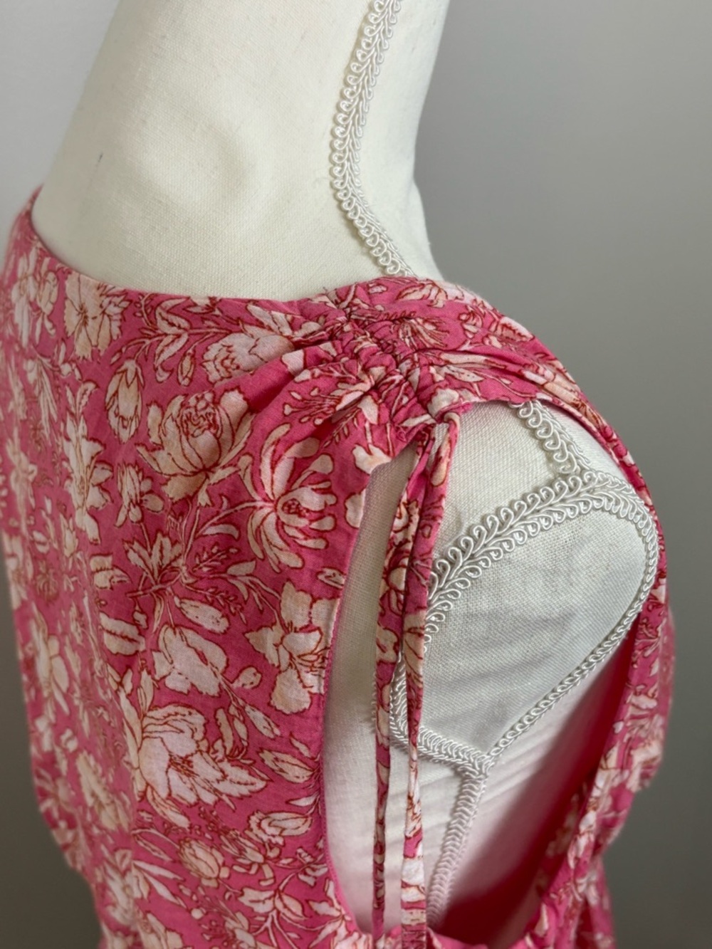 J Crew Top Womens Lg Pink White V-Neck Cotton Voile in Tossed Floral Blouse - Picture 9 of 13